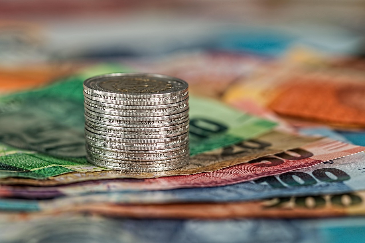 How to Set Financial Goals and Stick to Them